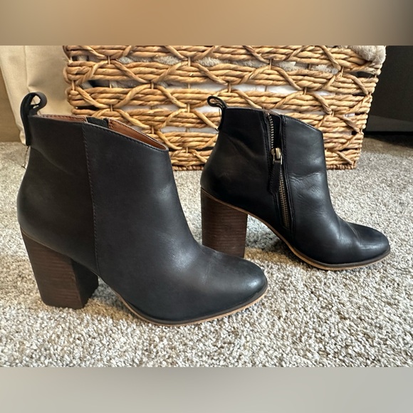 Black leather booties - Picture 1 of 8